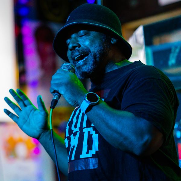 Vinyl Destination live photo 4